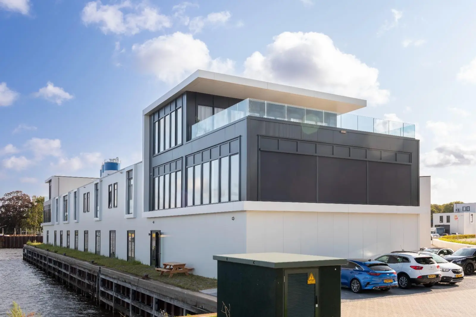 a8cbf770-d94a-4f1a-ae1e-f0b0021faadc